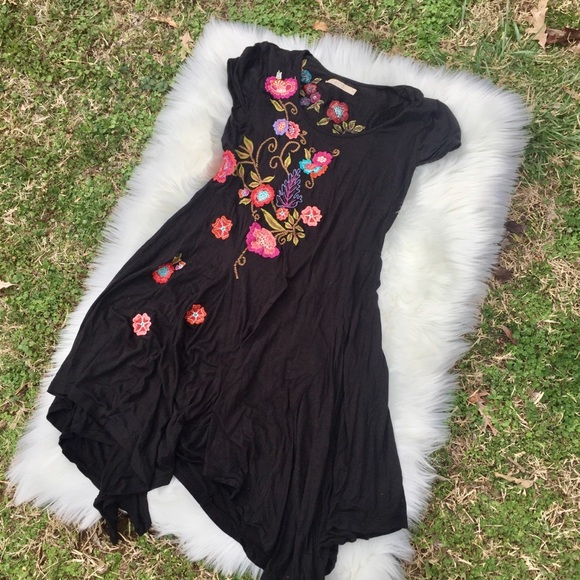 Caite Dresses & Skirts - Boho Embroidered Dress